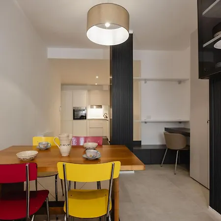 Black & Light ميلان