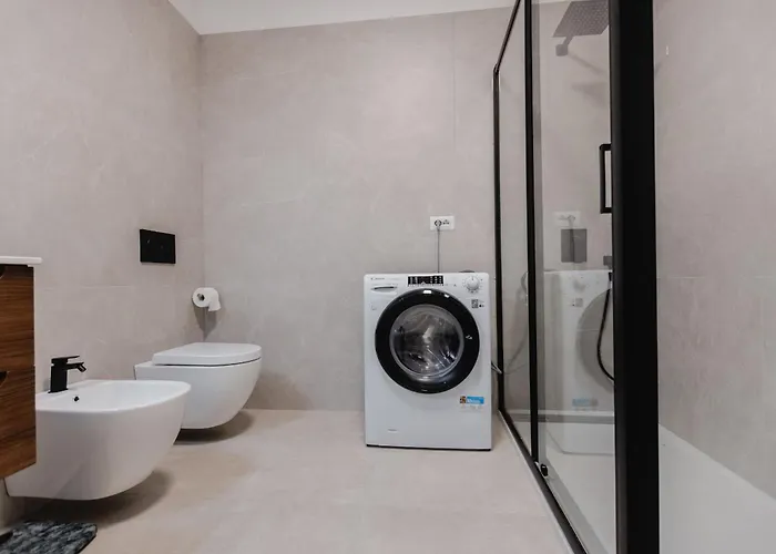 Black & Light شقة